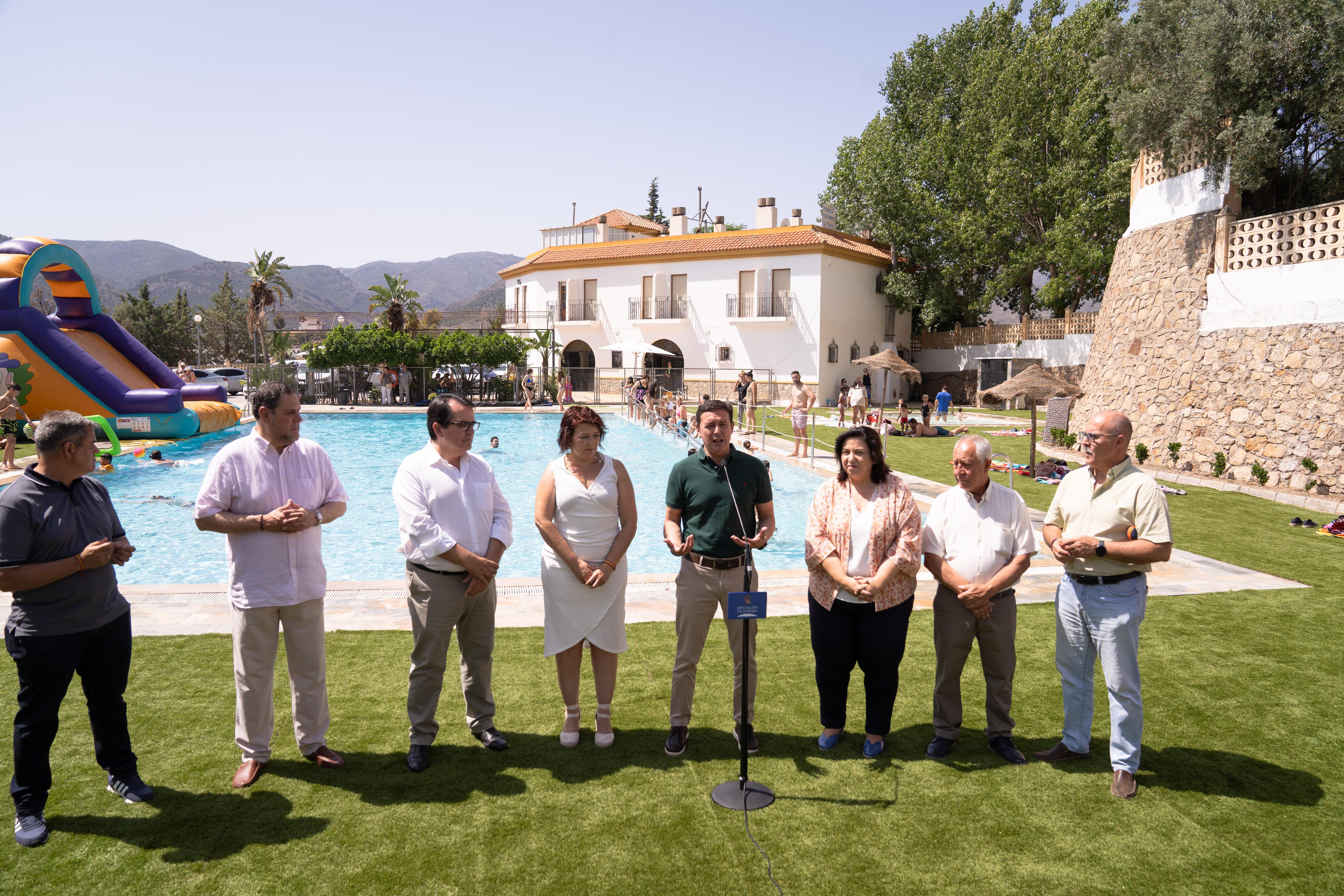 piscina bar canjáyar